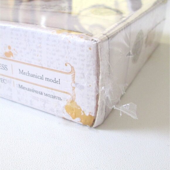 Ugears Hogwarts Train Mechanical Model Kit Wizarding World Spring Powered Sealed - Picture 10 of 10